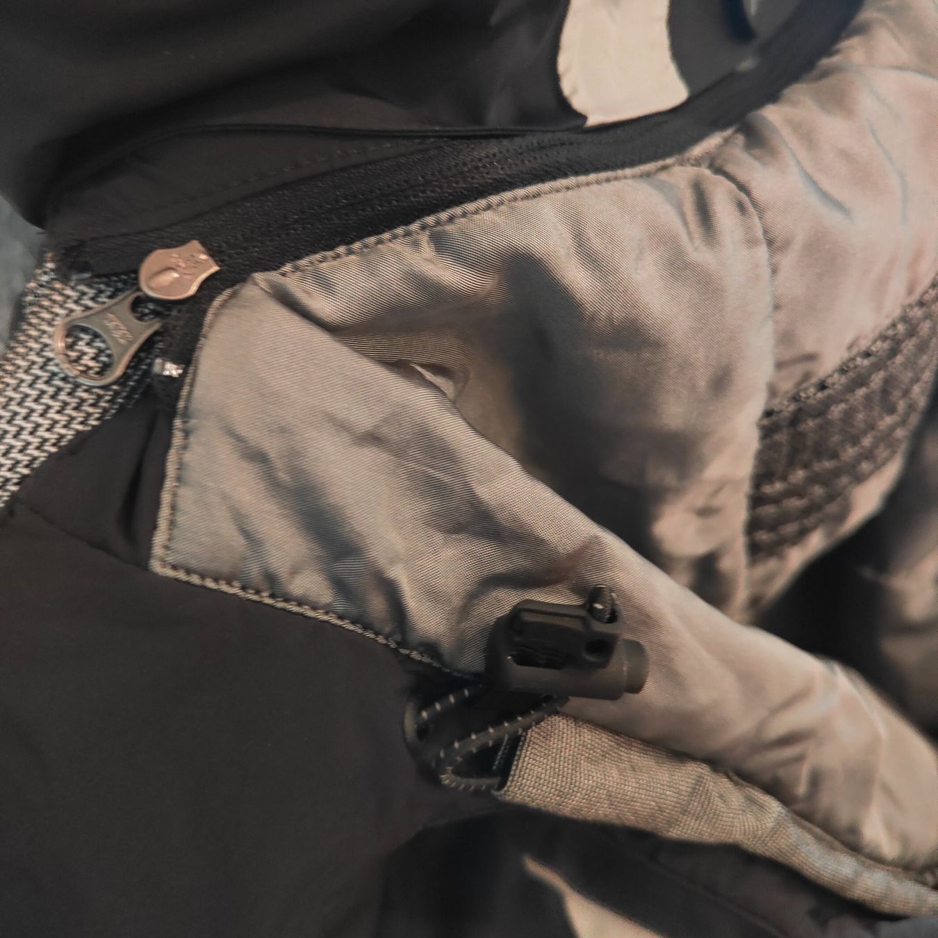 Vestes: X-bionic Xitanit Skii jacket – Neuf (Voir description) à Nyon par aar_g6pl 5