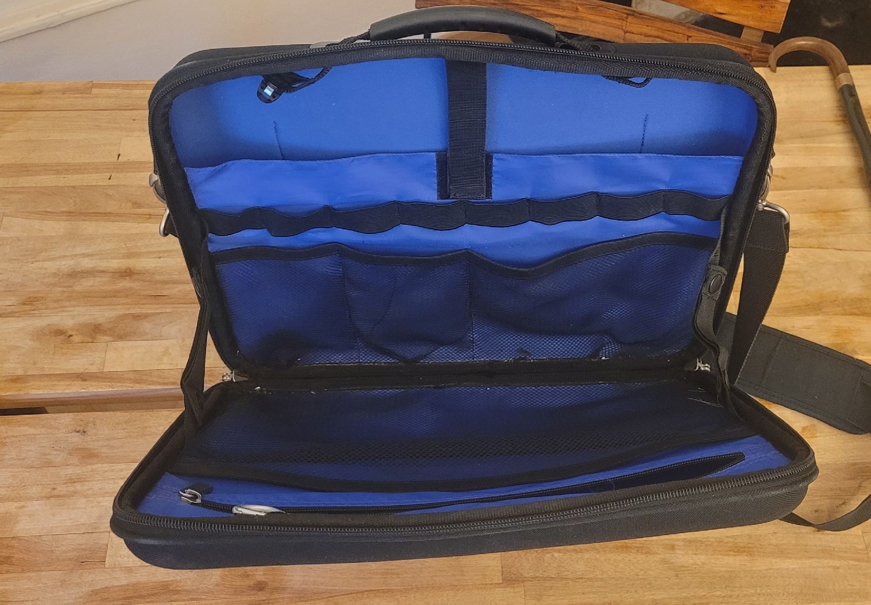 Ikea Valises & Sacs: Mallette ordinateur portable noir ikea – D'occasion à Genève par uneautresaison 2