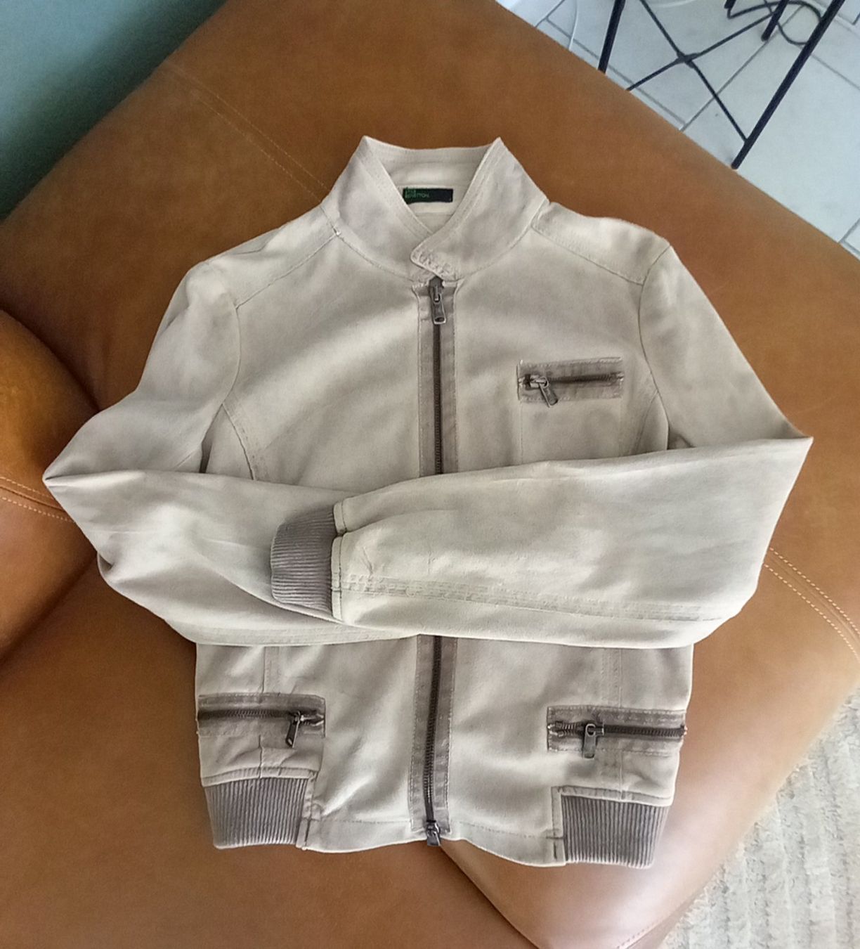 Benetton Giacche: Jacke Benetton wildlederoptik, gr s – Usato da Eggersriet venduto da Taylorjam