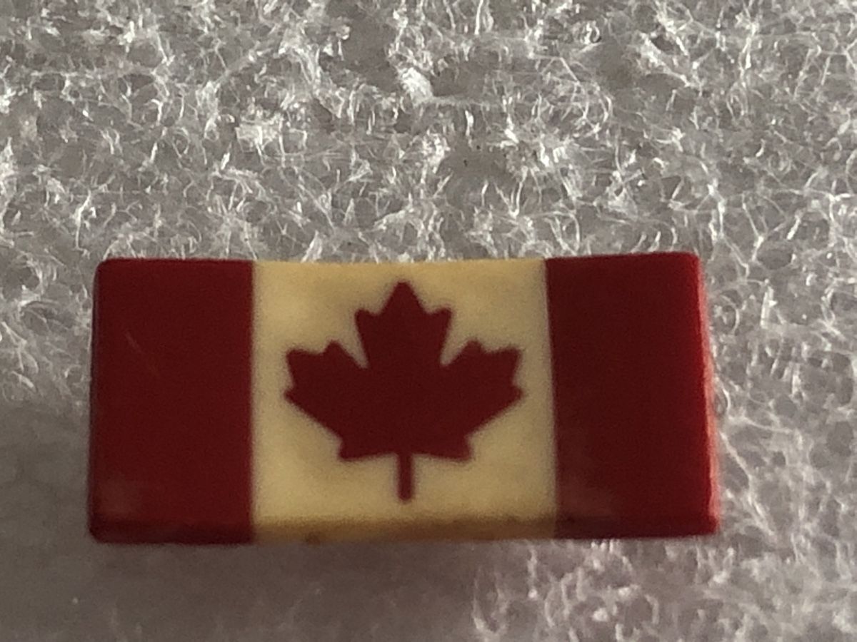 Spille & Fermagli: Pin Canada Hockey 90’ – Usato da Osogna venduto da goodthingme 1