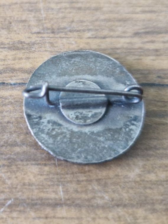 Placchette & Badge: Abzeichen Internationale Arbeitshilfe – Usato da Mörschwil venduto da aik_x8mc 1