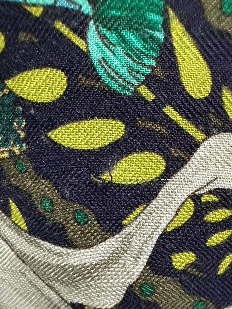 Hermès Foulards, Tücher & Schals: Hermès Cachemire Schal 140 – Gebraucht aus Herrliberg von crawl12 7