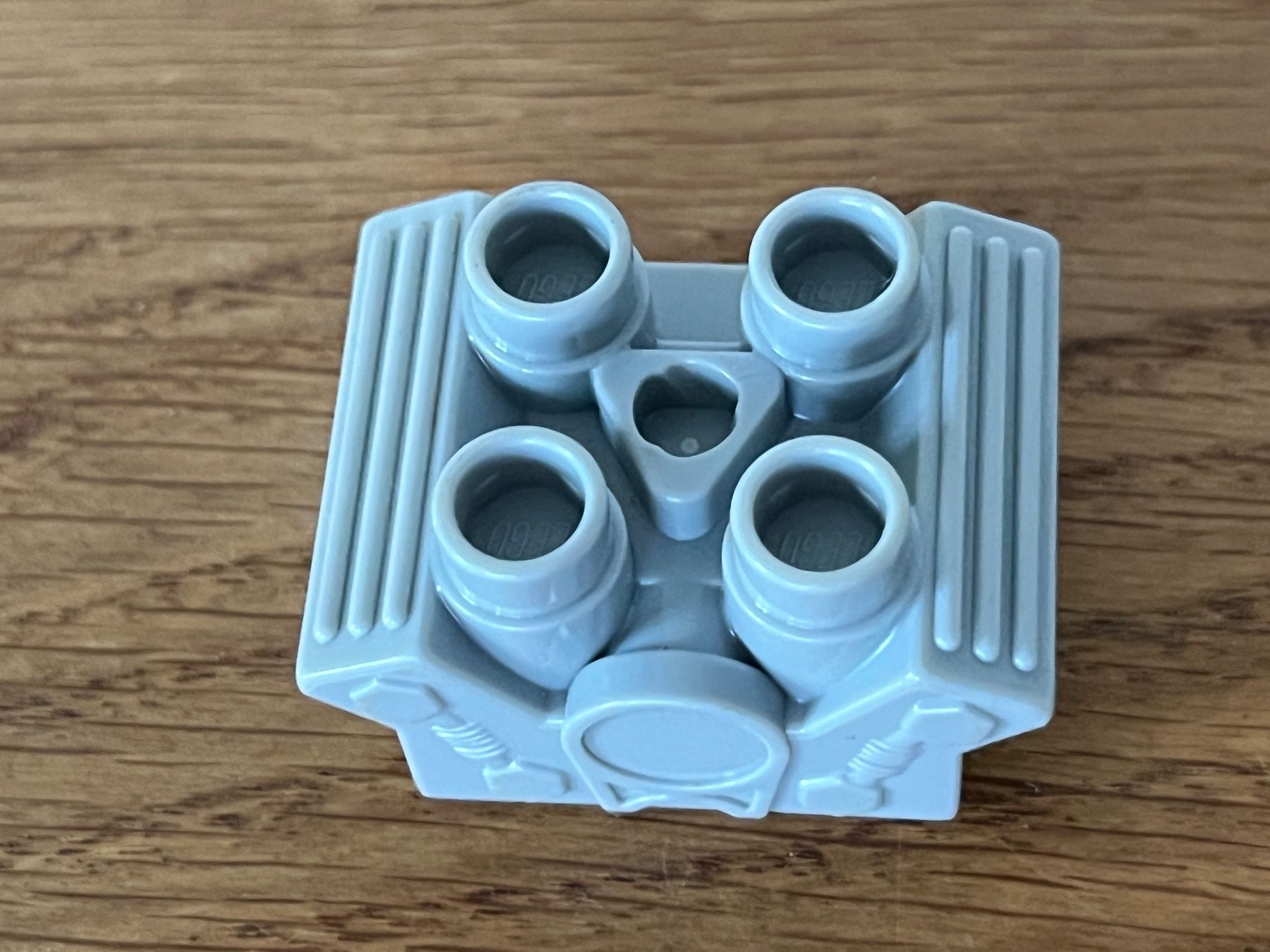 Lego Statuette: LEGO Duplo Motorblock 2x2 Block Motor – Usato da Ennetbaden venduto da teo_yg9s 2