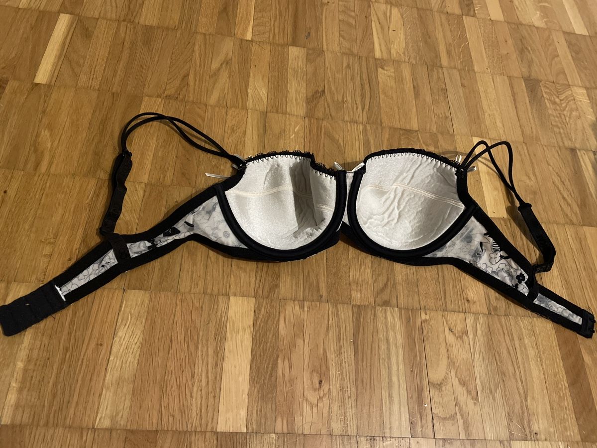 Kookai Altra biancheria intima: Soutien-gorge – Nuovo (secondo la descrizione) da Pont-de-la-Morge (Sion) venduto da hel_bh28 2