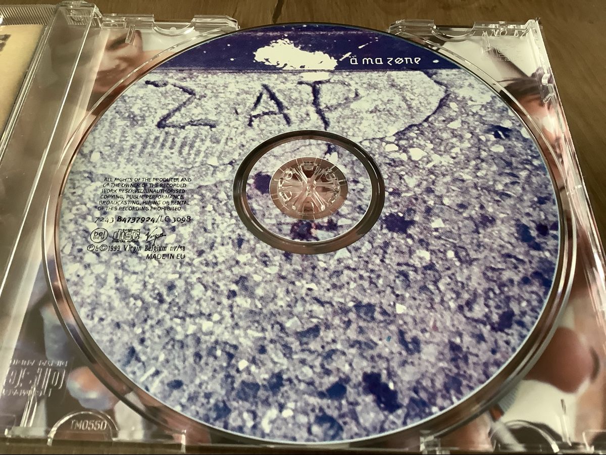 CD: Zap Mama - à ma zone - CD - Top Zustand! – Usato da herzogenbuchsee venduto da HIFIANER 2