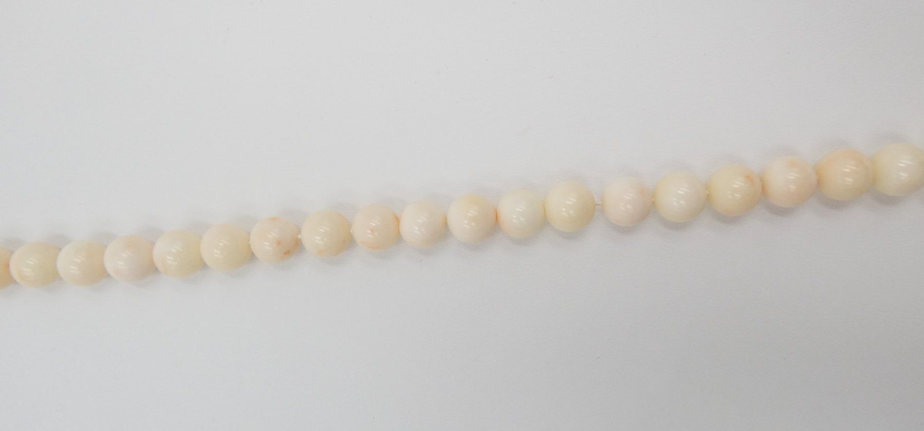 Catenine: COLLIER AUS HELLEN KORALLEN – Usato da Luzern venduto da EdiGem 3