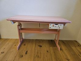 Kinderschreibtisch: H:63 cm bis 105 cm L:108.5 cm B:54.5 cm
