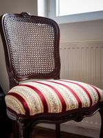 Biedermeier Tisch mit 4 Stühlen, Vollständig restauriert