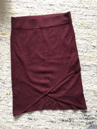 Bleistiftrock von Vila XS Bordeauxrot