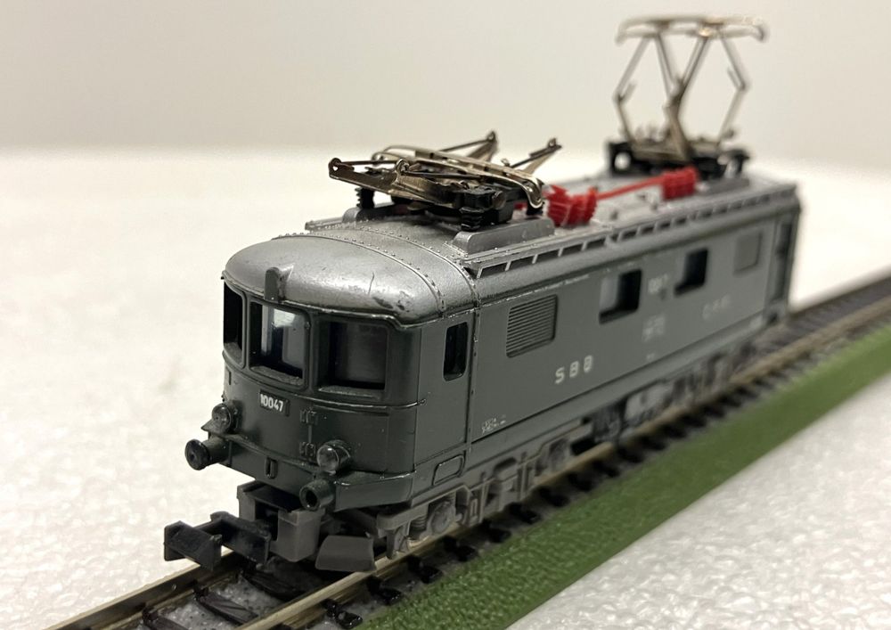 Lima Modelleisenbahnen: Lima N= Oldtimer-Lok Re 4/4I SBB 10047 HmBh Biel - grün – Gebraucht aus Thun von retoolinoo