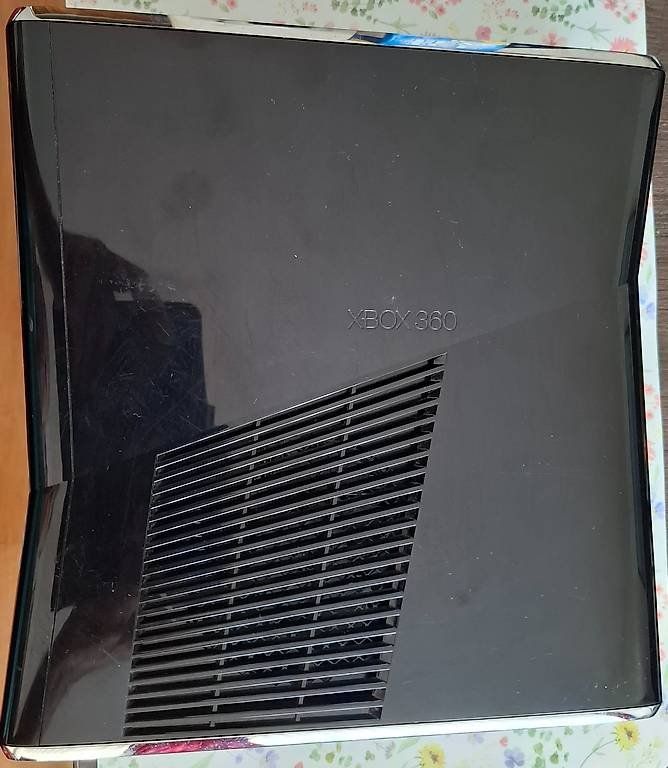 Microsoft Konsolen: Xbox 360/2 Controller/Zubehör/Game – Gebraucht aus Basel von mgn_ft72 1