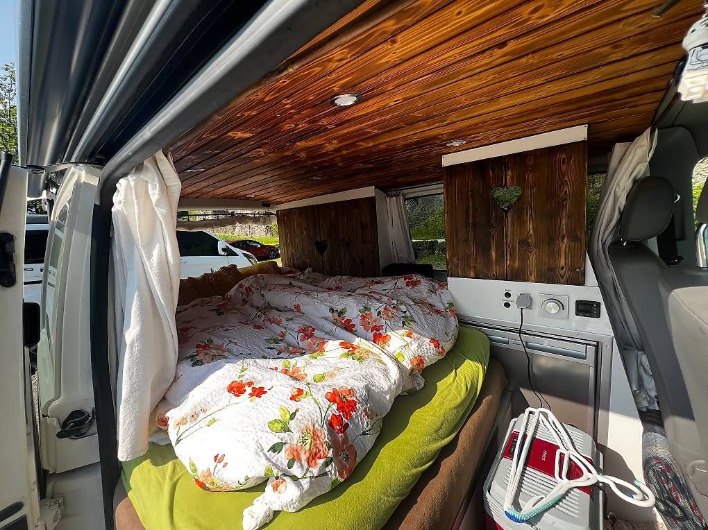 Camping Fahrzeuge: VW T5 Camper  individueller Innenausbau – Gebraucht aus Schattdorf von mar_xs9d 4
