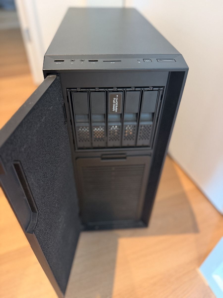 PC: Server oder NAS Silent Gehäuse mit Hardware für 13 HDD – Usato da Winterthur venduto da blaxkin