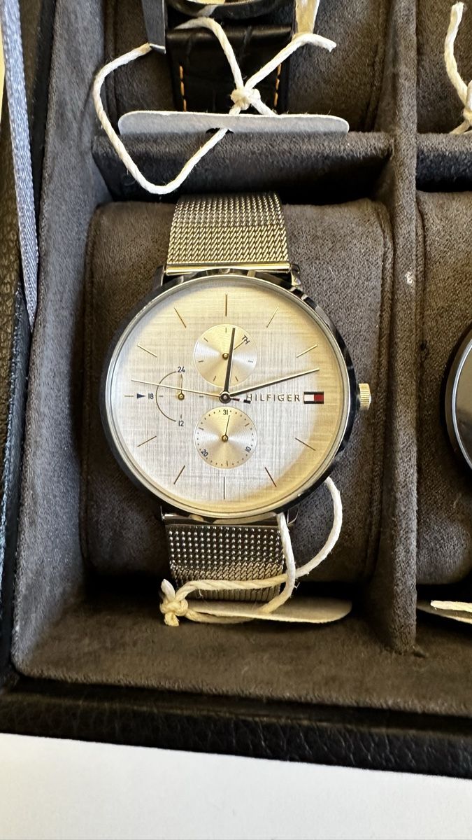 Tommy Hilfiger Orologi: Montre Tommy Hilfiger – Usato da Villars-sur-Glâne venduto da mer_wgr8