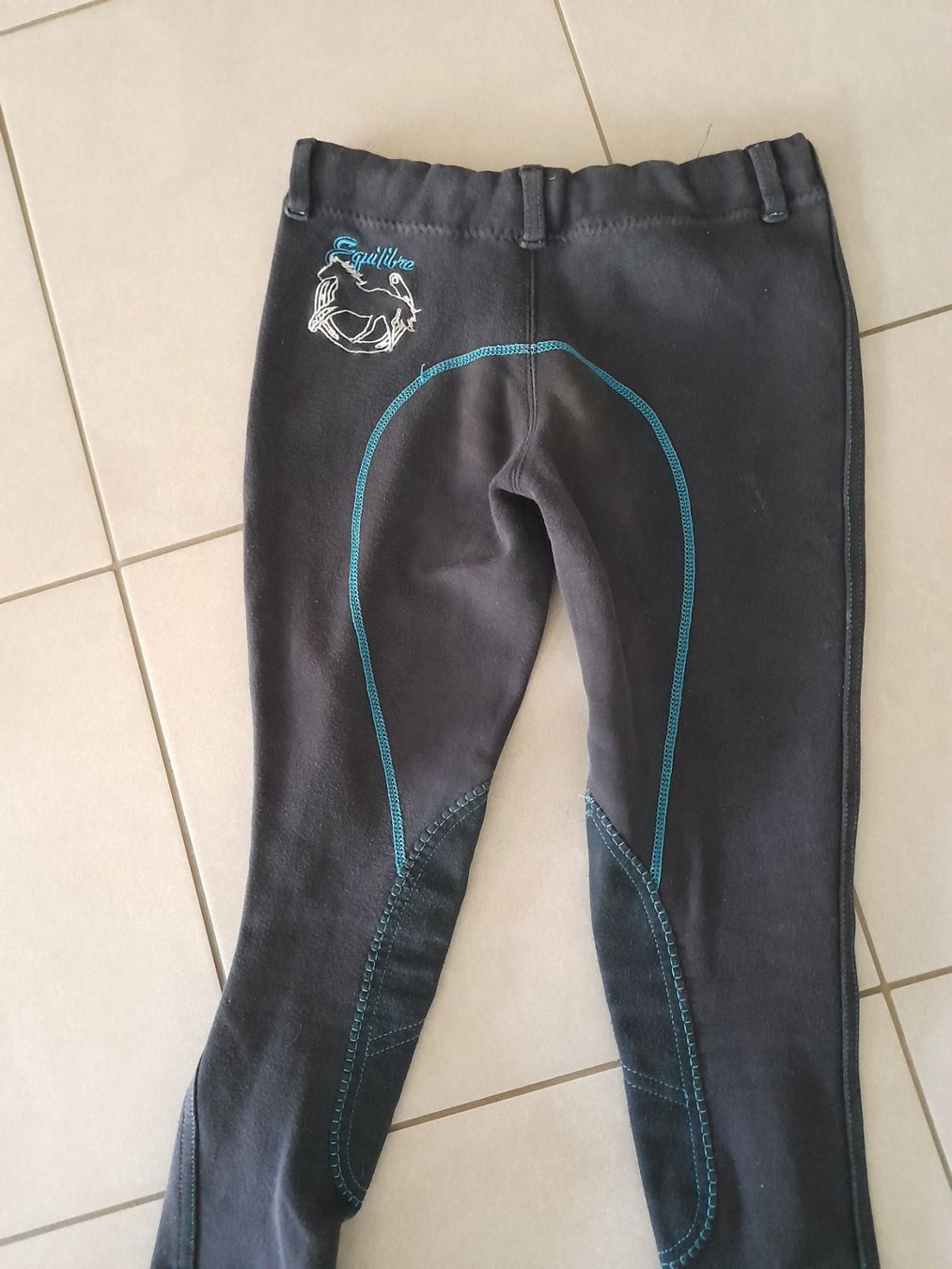 Pantaloni: Pantalon d'équitation taille 10 ans – Usato da Les Geneveys-sur-Coffrane venduto da papoute 2