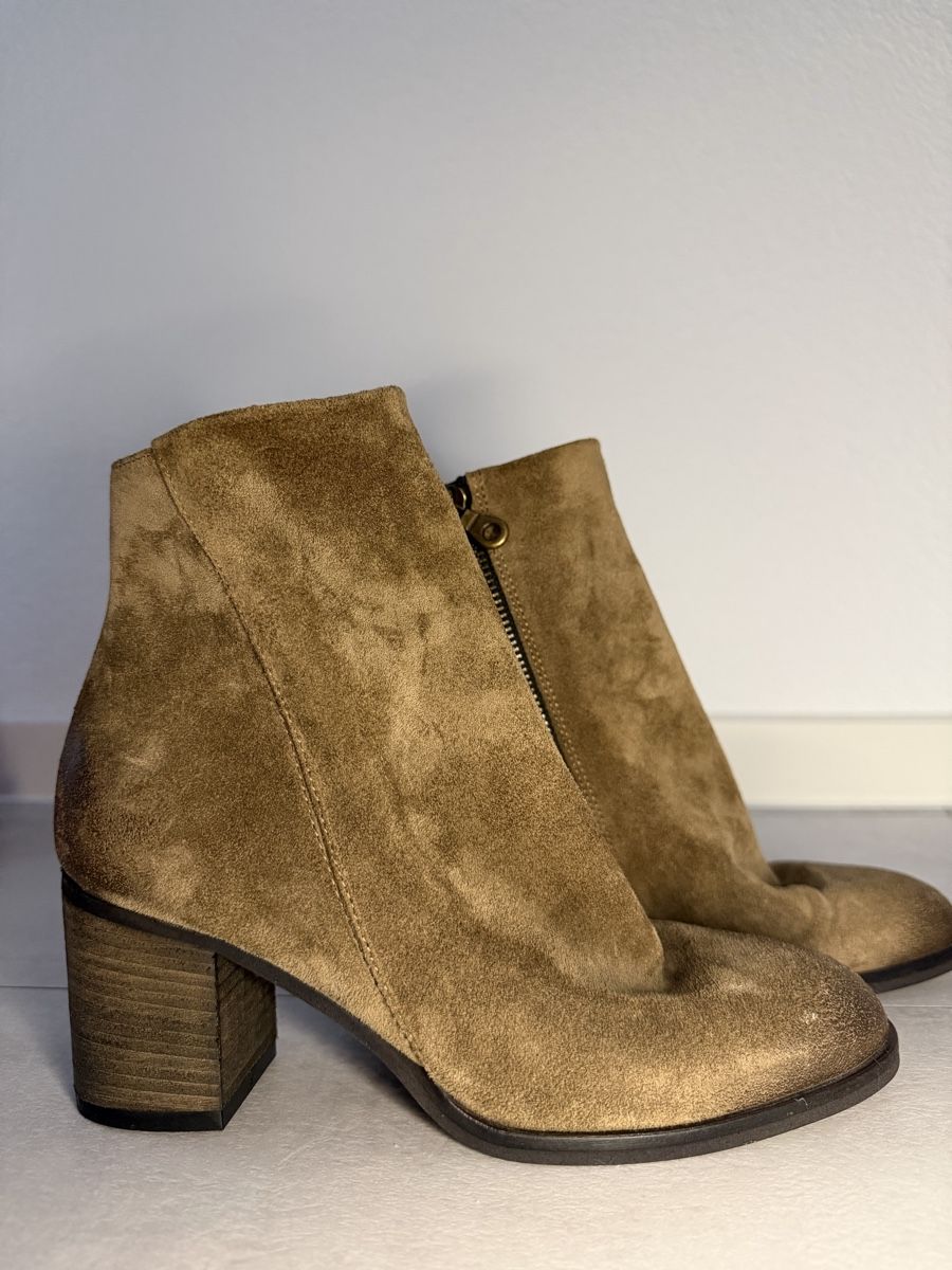 Chaussures femmes: Braune Leder Stiefeletten mit Absatz – Neuf (Voir description) à Rorschach par Tara234 2