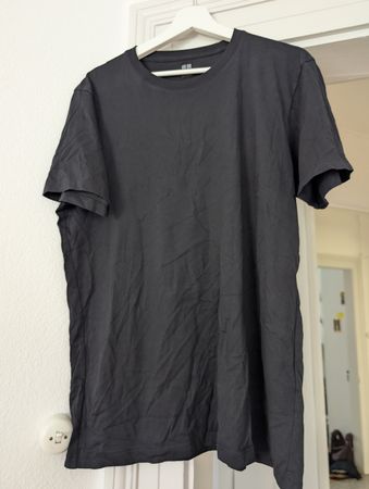 Schwarzes Uniqlo Tshirt für Herren
