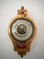 Vintage Wandbarometer Gold mit Blumenmalerei – Antiker Stil