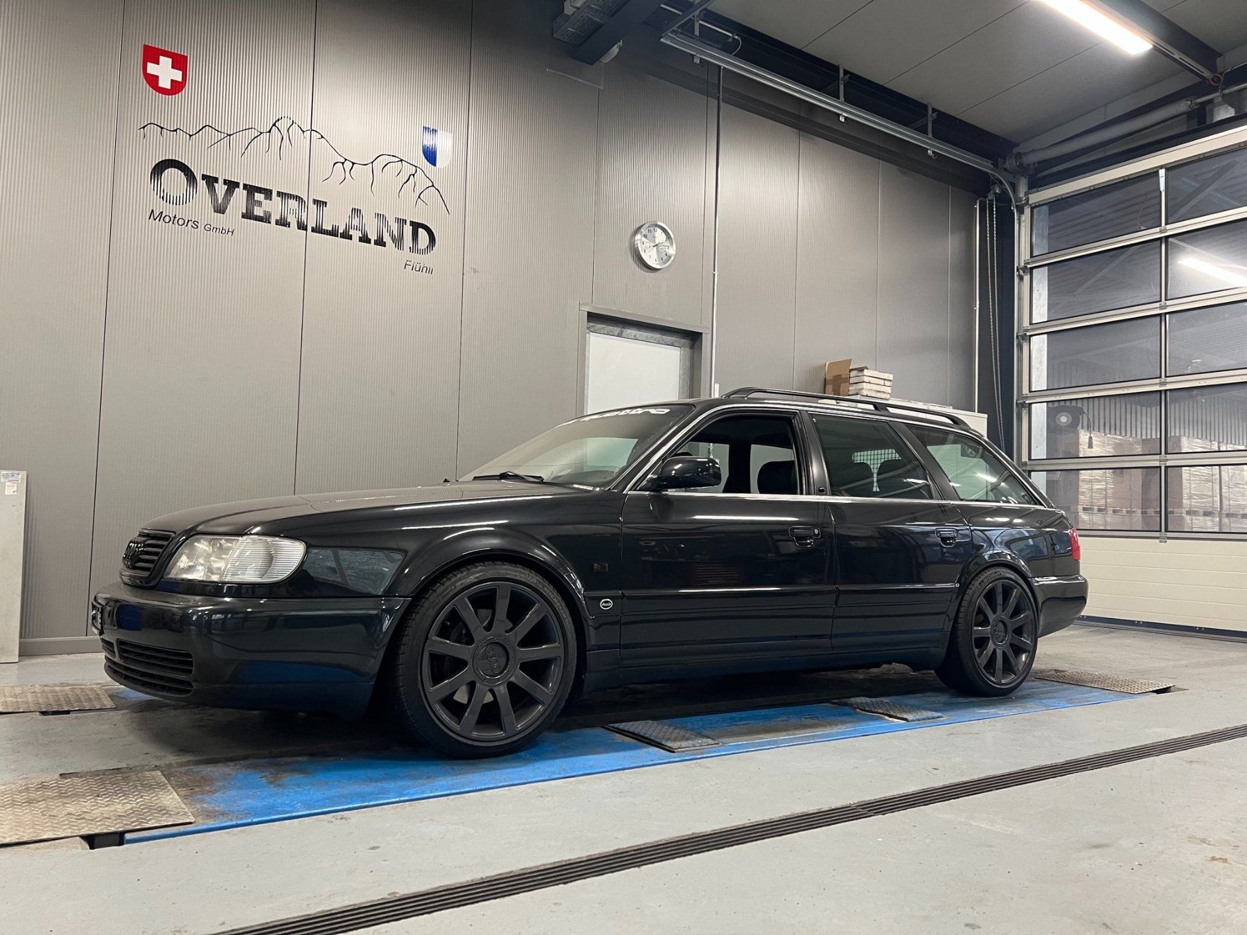 Audi Automobili: Audi S 6 Avant Quattro Turbo – Usato da Flühli LU venduto da Overland_Motors 1