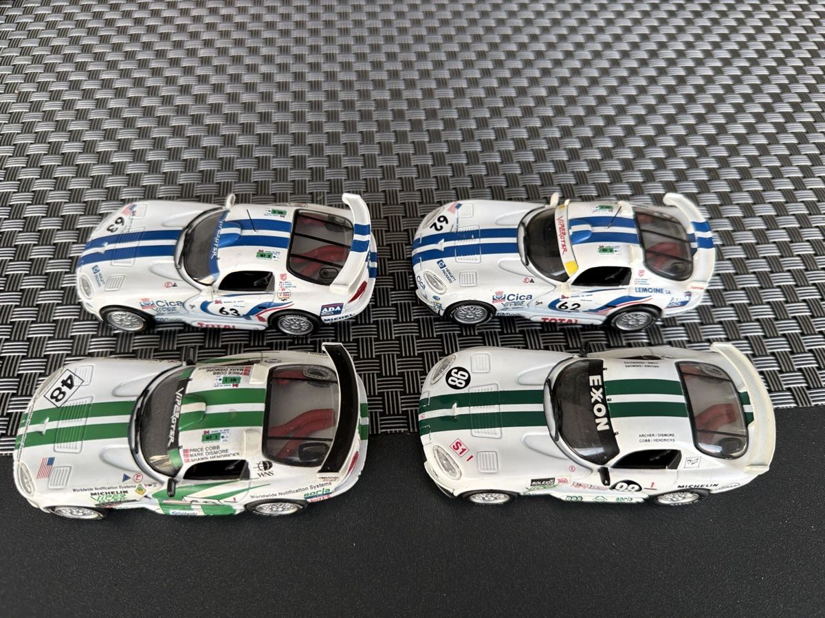 Modellini d'auto: Dodge Viper GTR Le Mans - 1/43 - Universal Hobbies – Usato da Wolfwil venduto da Rolex1 6