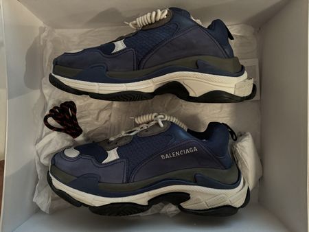 BALENCIAGA Tripple S