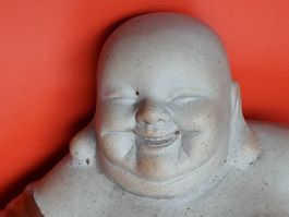 Grosse Buddah Figur lachend - ca. 18x15x13 cm - ca. 730 gr.