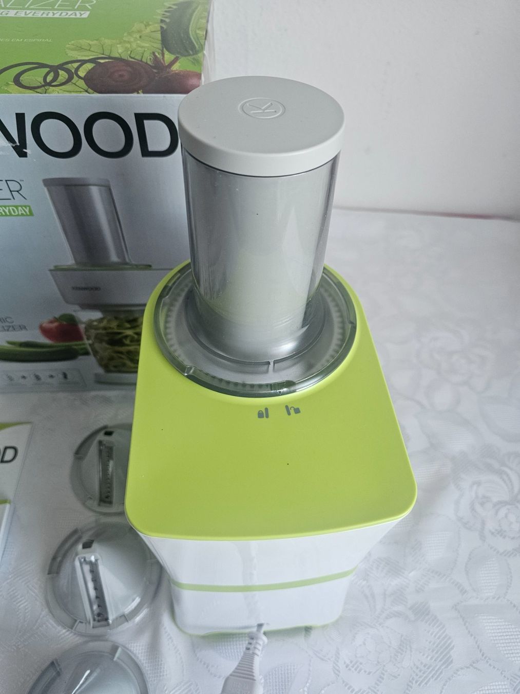 Kenwood Elettrodomestici da cucina: Kenwood FGP200WG Spiralschneider – Usato da Bronschhofen venduto da Xena37 5