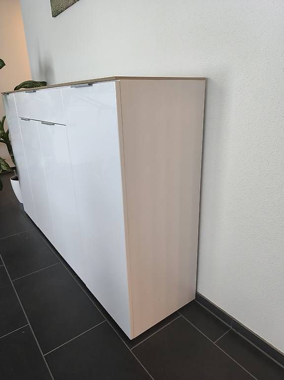 Commodes: High-/ Sideboard weiss – D'occasion à Vordemwald par Mueuer 1