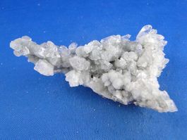 Apophylit auf Quarz var Chalcedony