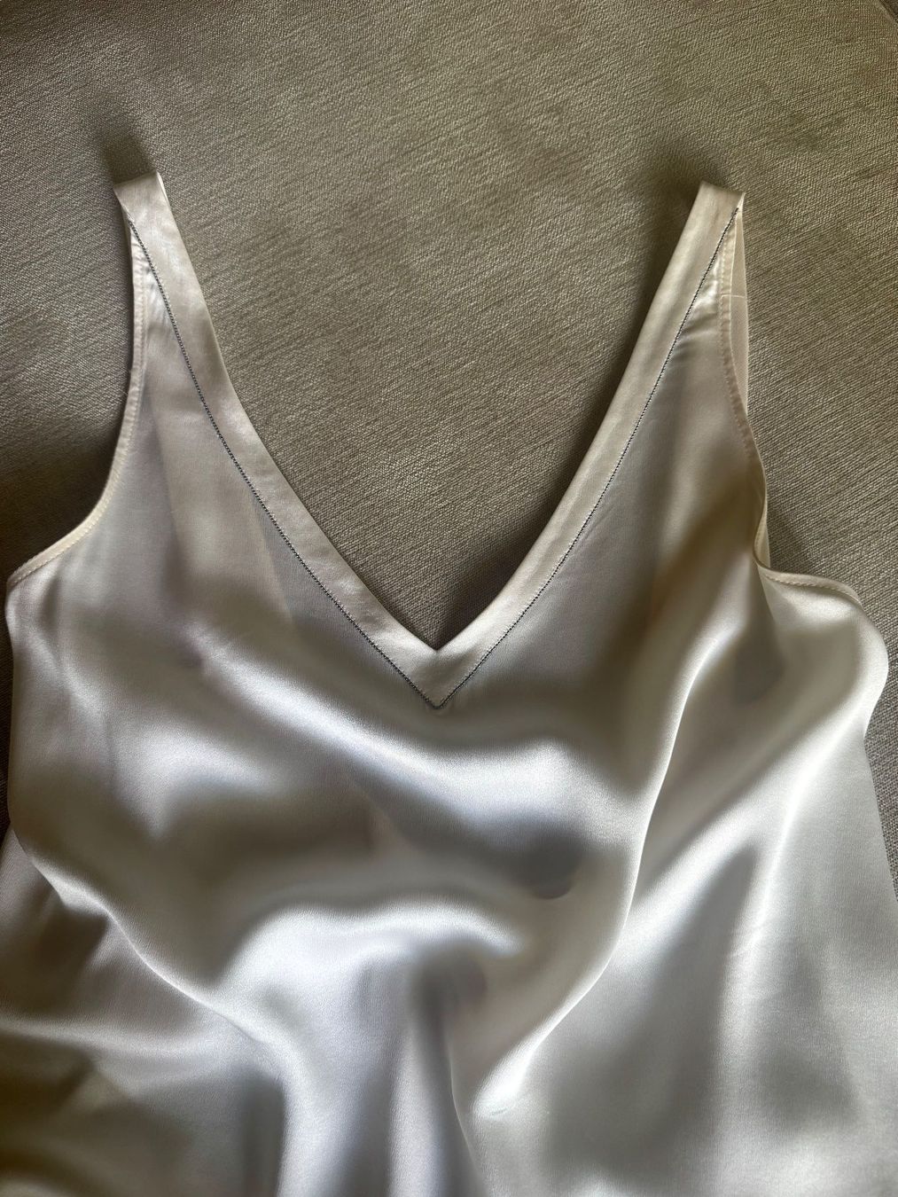 Brunello Cucinelli Top: Brunello Cucinelli Seidentop – Usato da Baar venduto da Arina2 7