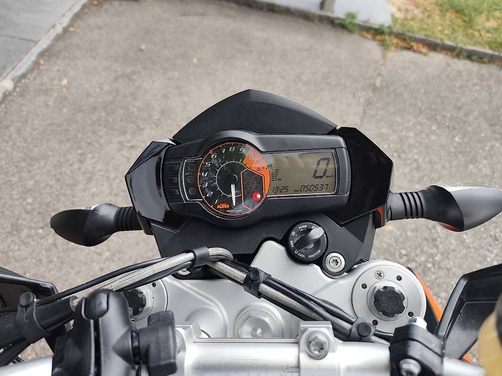 Route: KTM 990 supermoto – D'occasion à Moutier par bonus747 4