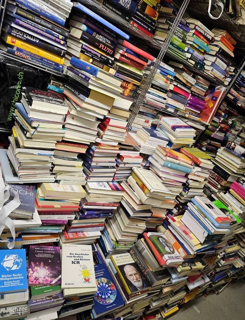 Bücher: Büchersammlung, 900 stk – Gebraucht aus Niederrohrdorf von Viktorius 1