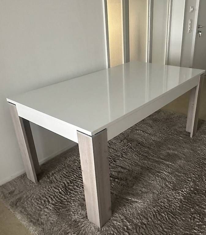 Tischset: Esszimmertisch mit 4 Stühlen – Gebraucht aus Winterthur von Denisdenis88 2
