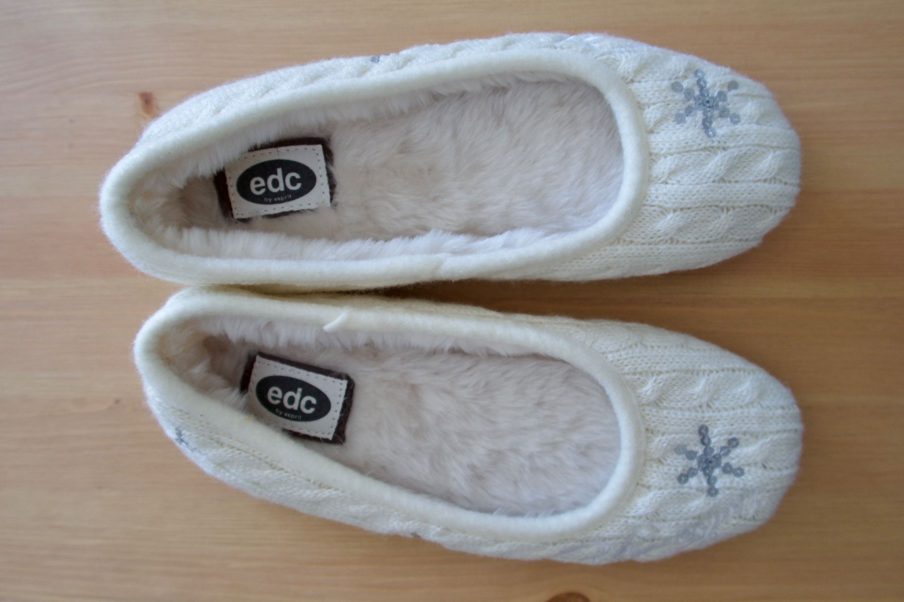 Esprit Scarpe da donna: ESPRIT edc - Pantoufles chaudes, T 38 - NEU – Nuovo (secondo la descrizione) da Lausanne venduto da Etoile96 3
