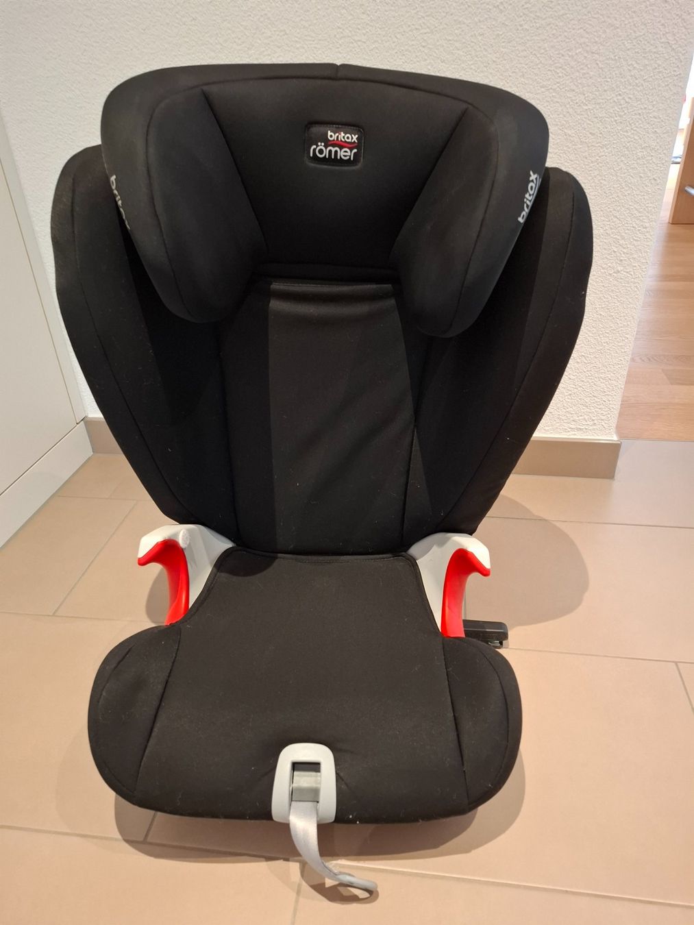 Britax Römer Seggiolini per auto: Kindersitz für Auto – Usato da Kuettigen venduto da MoHaleakala