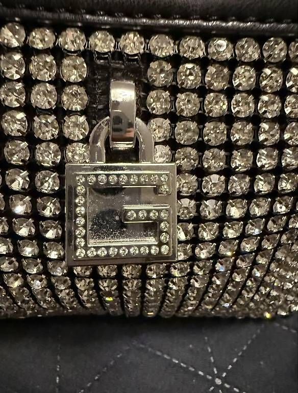 Guess Borse da donna: Damenhandtasche – Nuovo (secondo la descrizione) da Glattbrugg venduto da mir_vx2c 2