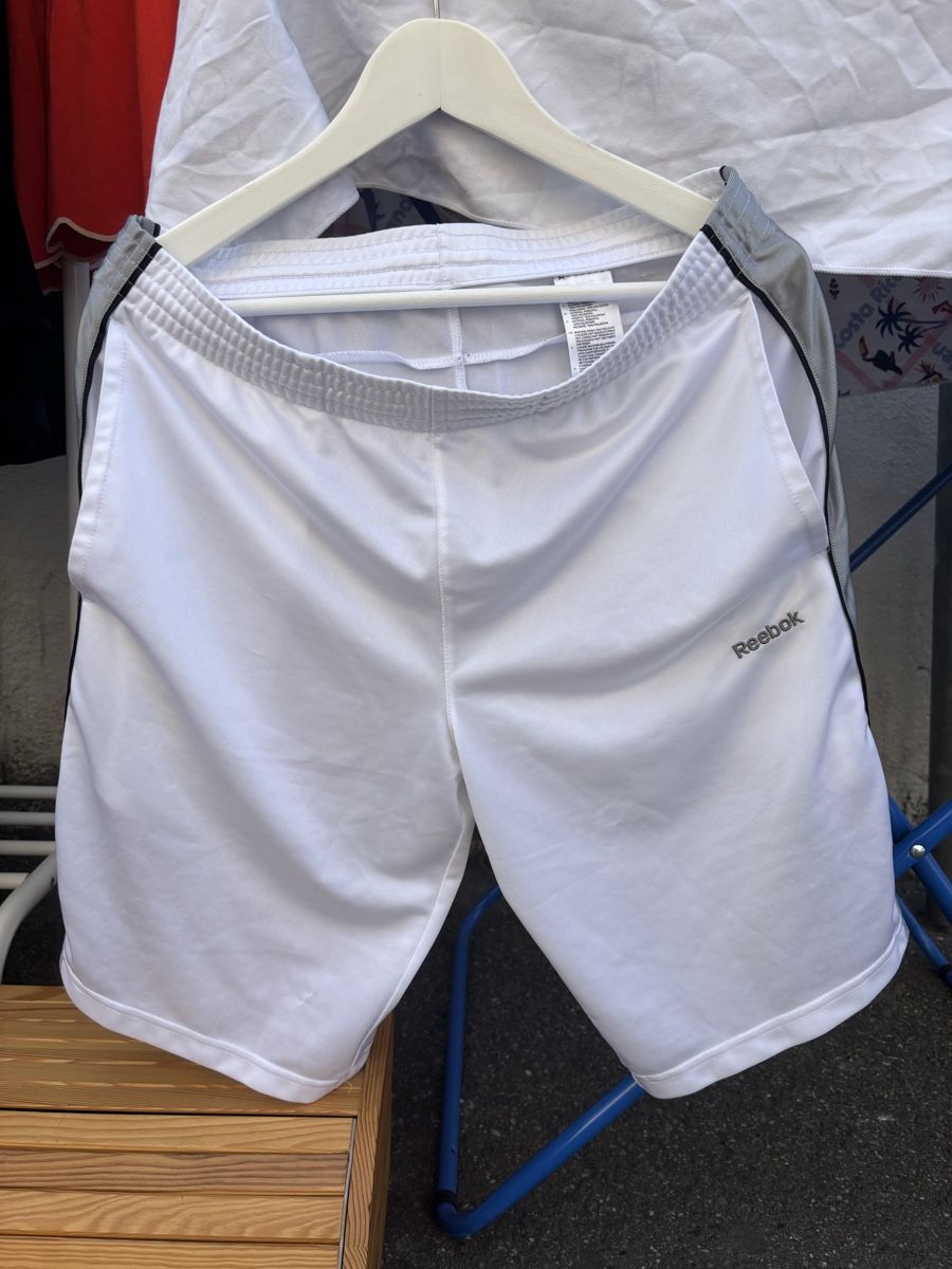 Reebok Pantaloni: Reebok Shorts Weiss Gr. L – Usato da Allenwinden venduto da clamel