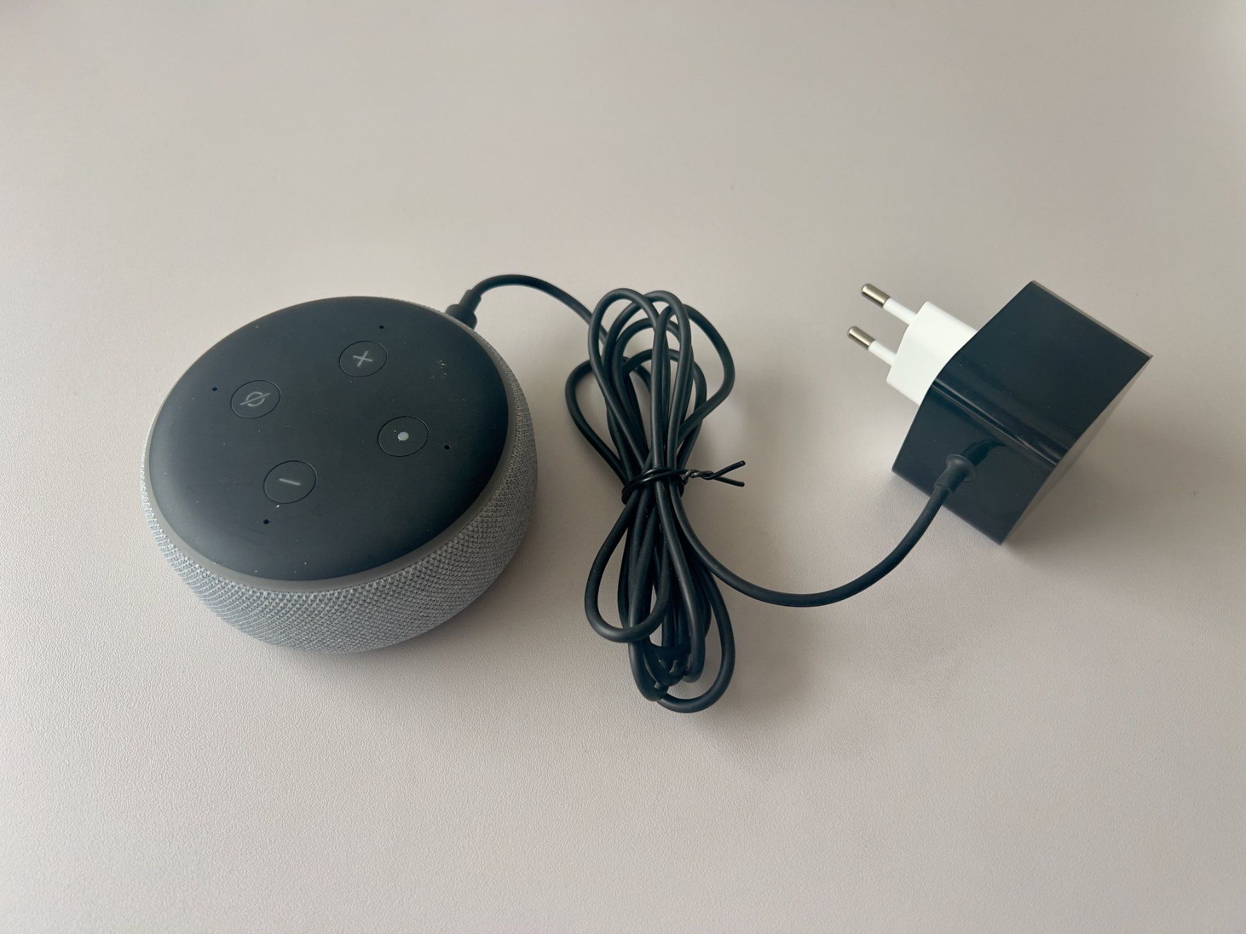Amazon Multimediaplayer & Streamer: Amazon Echo Dot (3rd Gen) - Smart Speaker, Top Zustand – Gebraucht aus Richterswil von Crouvine