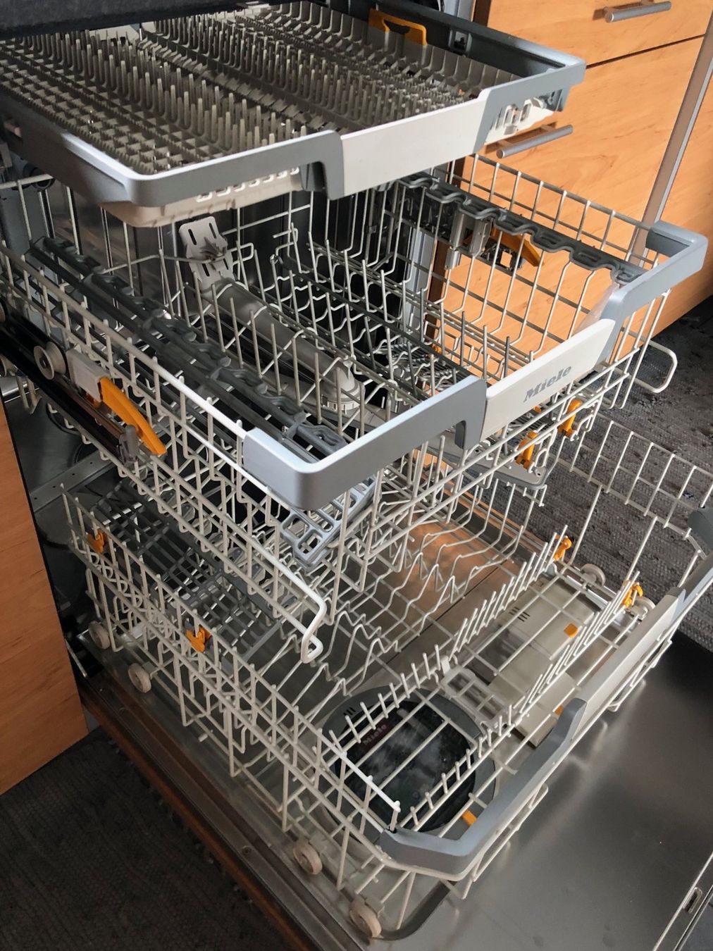 Miele Geschirrspüler: Lavastovilie Miele G27317-60 SCi – Gebraucht aus Mesocco von ala_8knl 3