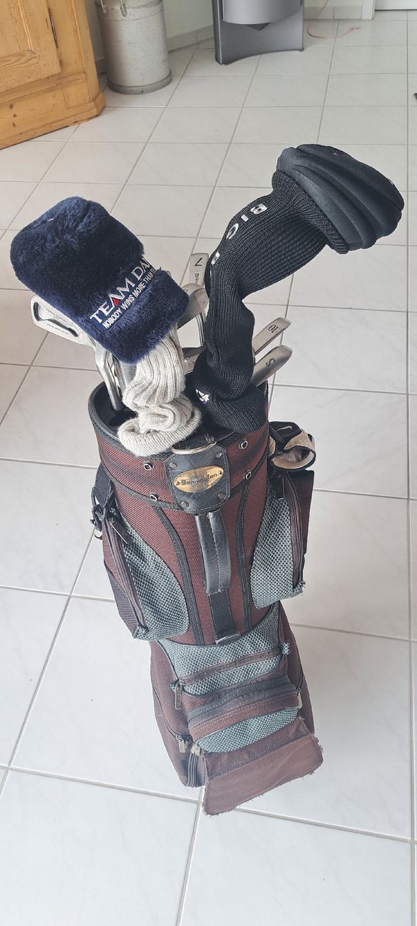 Mazze & Set: Golf Trolley Bennington mit Schläger – Usato da Chur venduto da Vogama 1