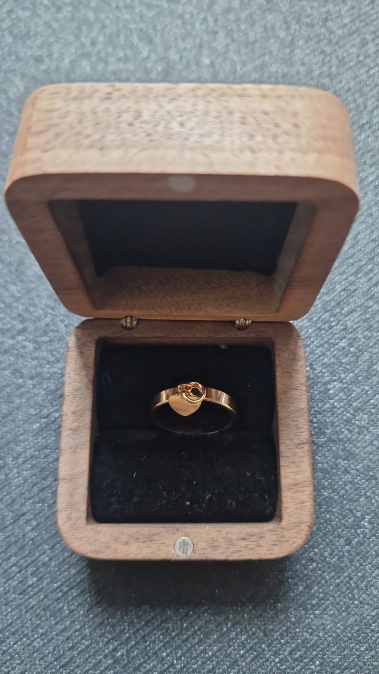 Ringe: Ring chromstahl, goldfarbend Grösse 53 – Neu (gemäss Beschreibung) aus St.Gallen von Dombidor