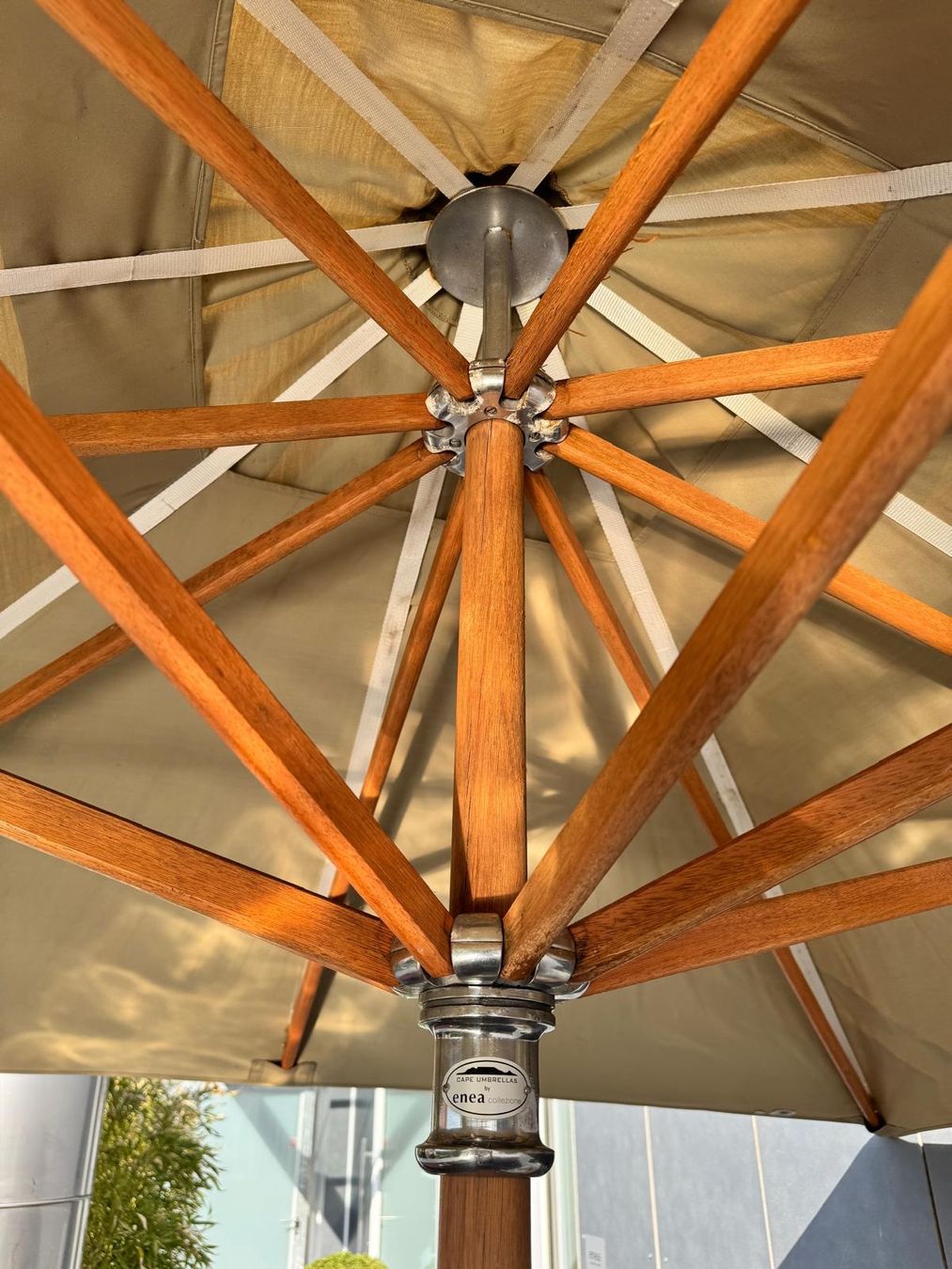 Ombrelloni: Sonnenschirm von Enea mit Sockel – Usato da Uster venduto da mulaina 1