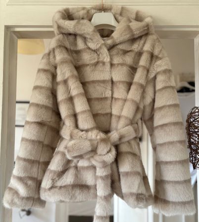 VESTE EN FOURRURE ÉCOLOGIQUE ! M