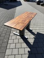 Tisch Holzplatte 160x60 cm Metallgestell guter Zustand
