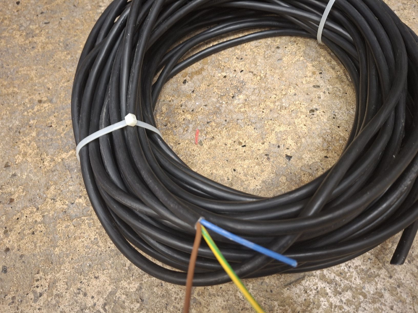 Câbles: TD Kabel 3x1.5mm² ca. 29 Meter – Neuf (Voir description) à Neunkirch par MaElekt 1