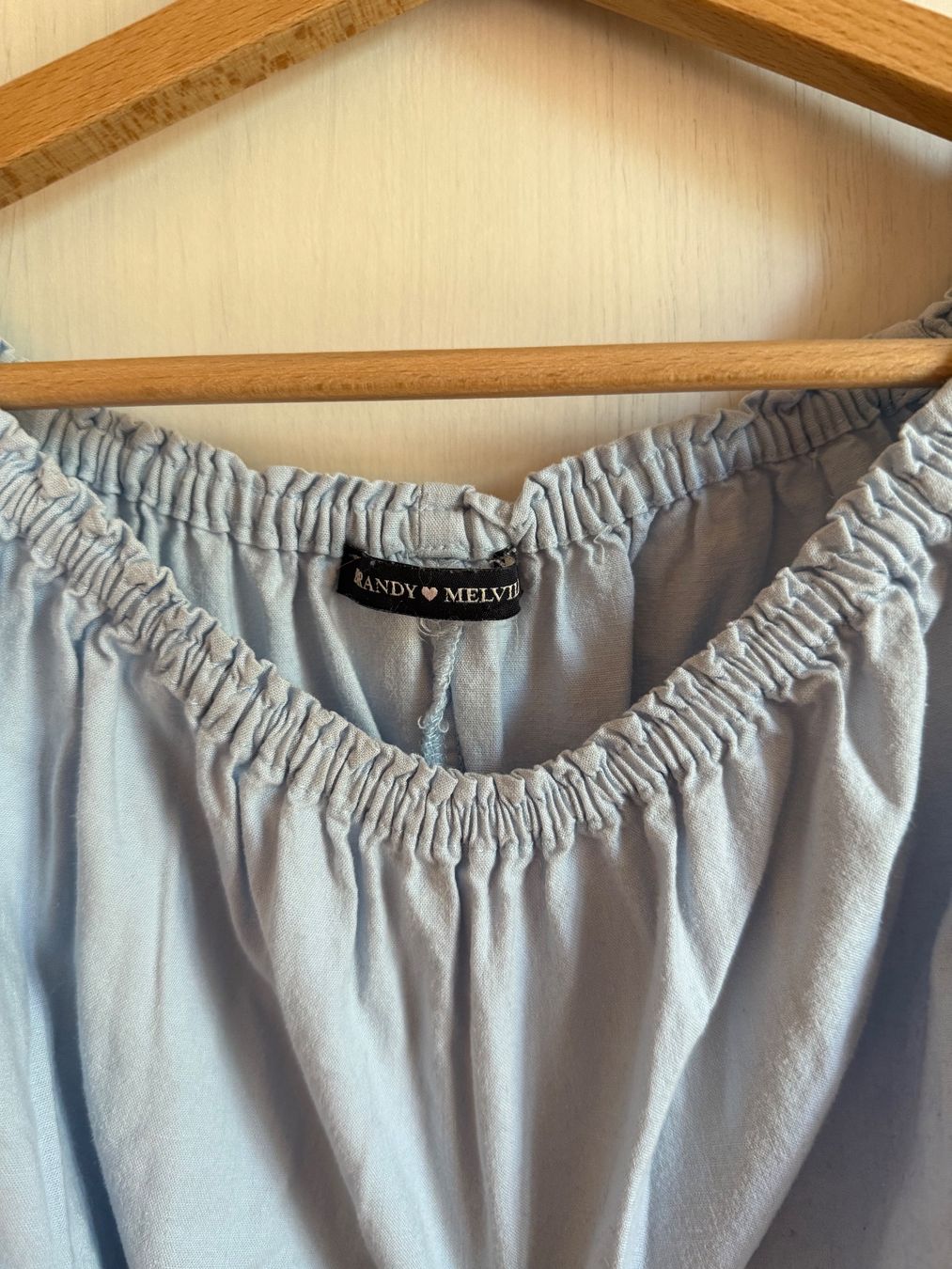Brandy Melville Top: Off the shoulder blaues Top Brandy Melville onesize – Usato da Zuchwil venduto da jabie 1