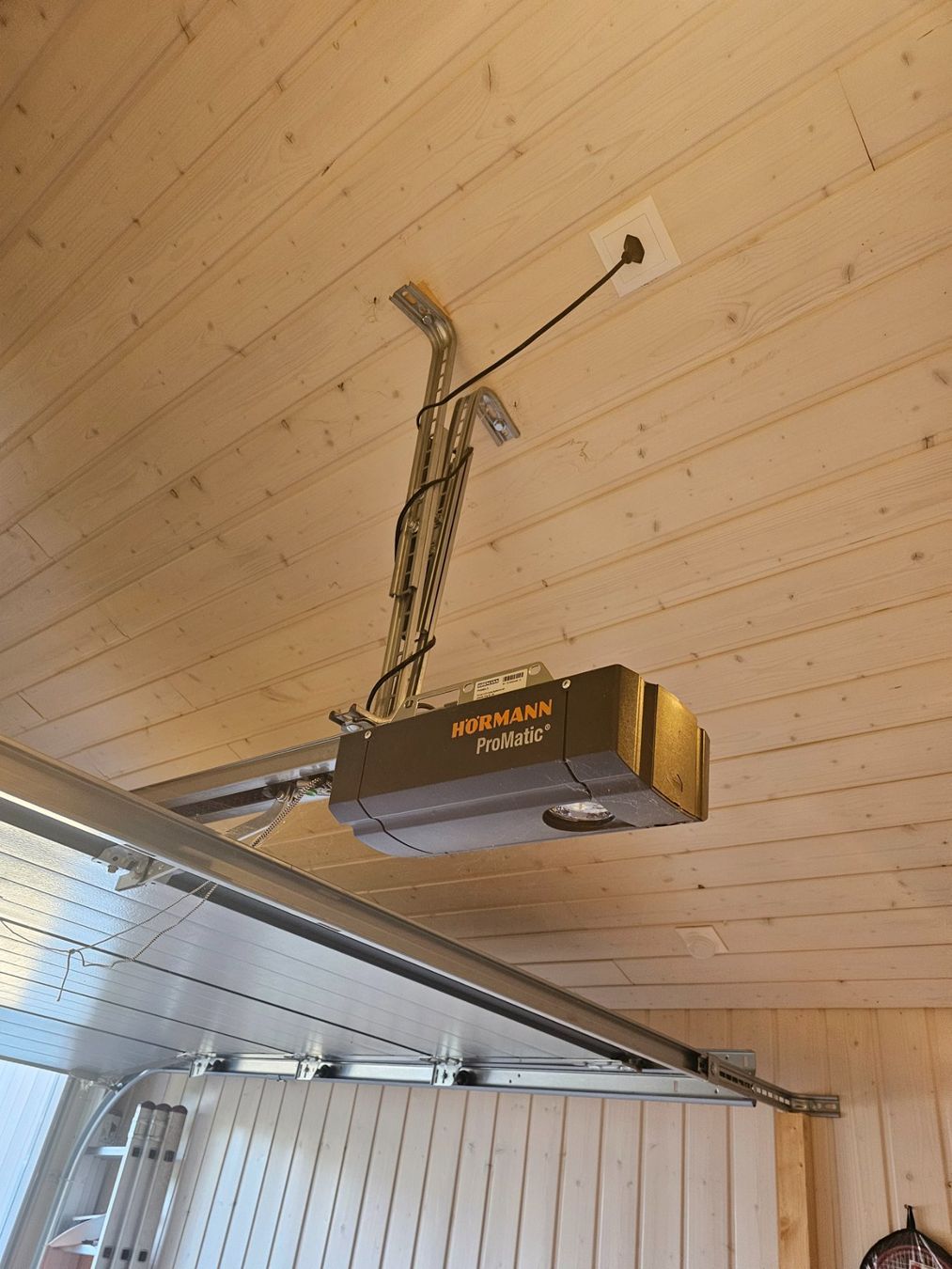 Hörmann Autre matériel électrique: Garagentor mit elektrischem Antrieb – D'occasion à Bünzen par MRB_Services 2