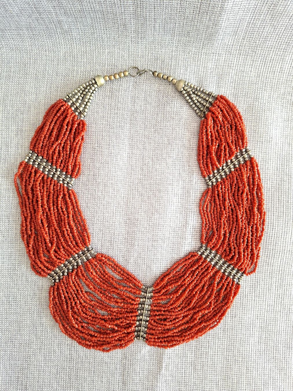 Colliers: Collier ethnique multirangs à petites perles – Neuf (Voir description) à Lutry par Sim_Sta