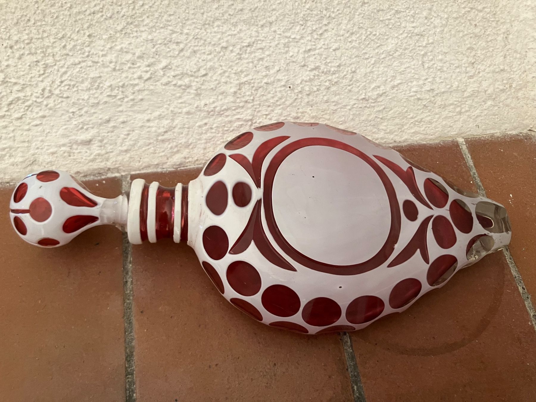 Bicchieri: Vintage Glas Deko Flasche mit rotem Dekor – Usato da Schlieren venduto da mvm01 2