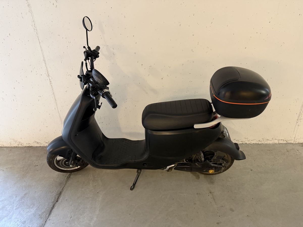Scooters: E-Roller Zilla Loki mit Topcase – Gebraucht aus Wangen b. Dübendorf von donnaRe 1